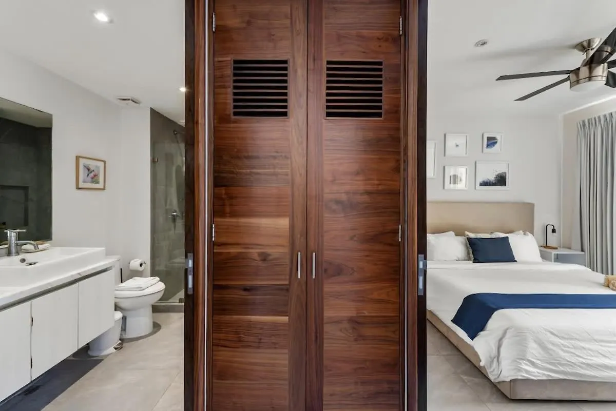 Luxury Condo 1Bd Apt Ac Pool Gym Cinema Playa del Carmen Apartment
