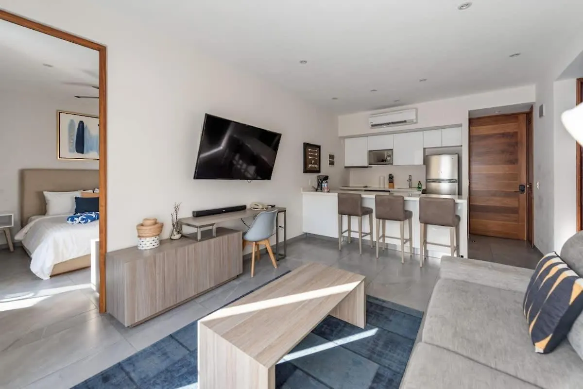 Luxury Condo 1Bd Apt Ac Pool Gym Cinema Playa del Carmen Mexico