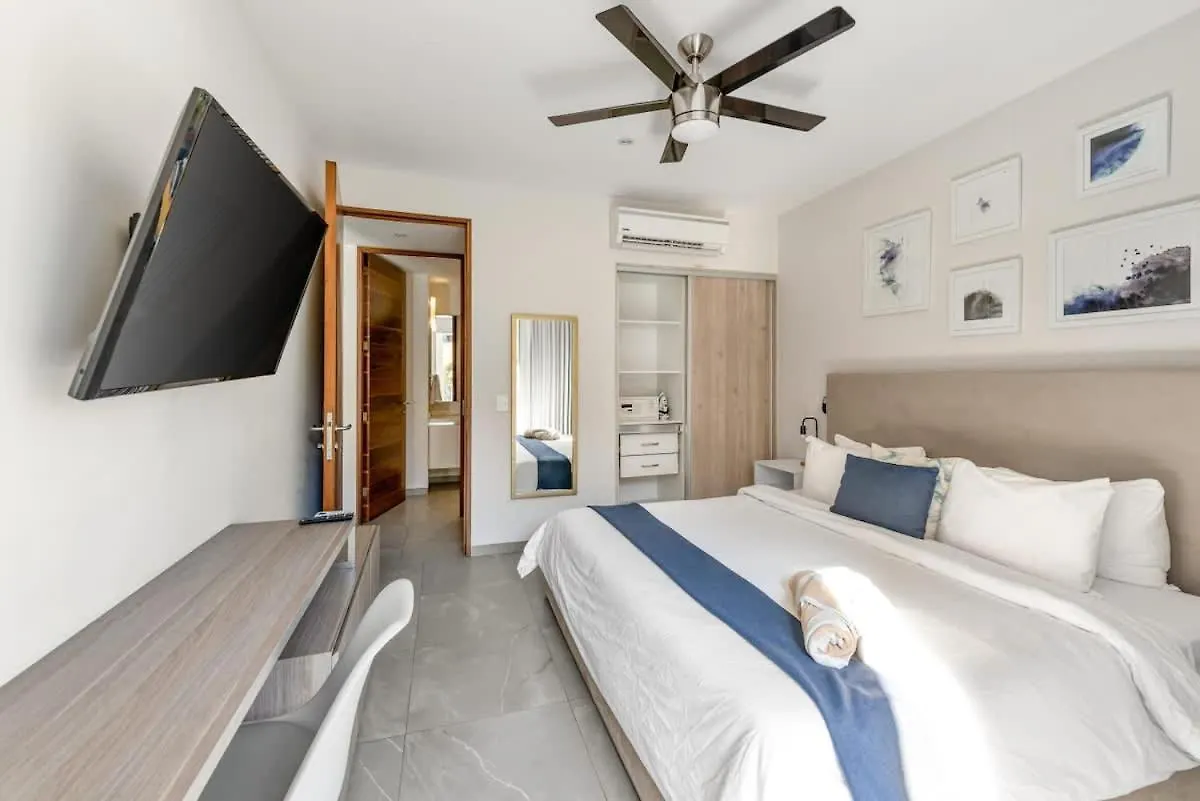 Luxury Condo 1Bd Apt Ac Pool Gym Cinema Playa del Carmen 0*,  Mexico